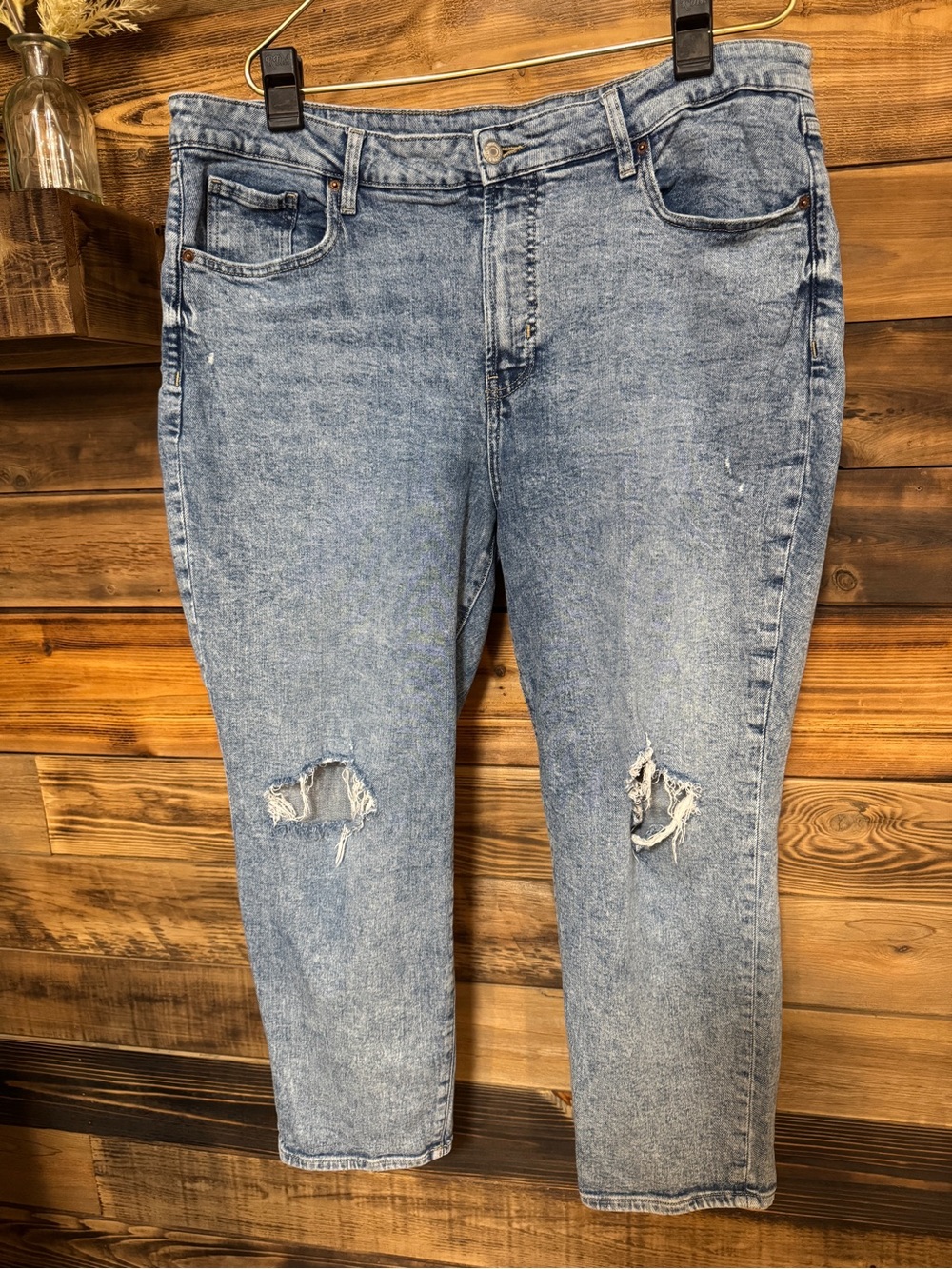 Old Navy Distressed OG Straight Capris | Size 18